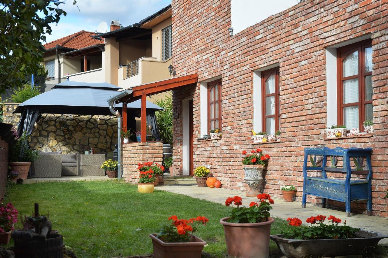 Janicsar Garden Apartman Eger Exteriér fotografie